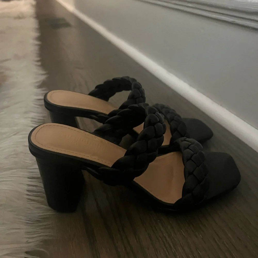 Onyx Braided Two Band Sandal - Picture 3 of 3